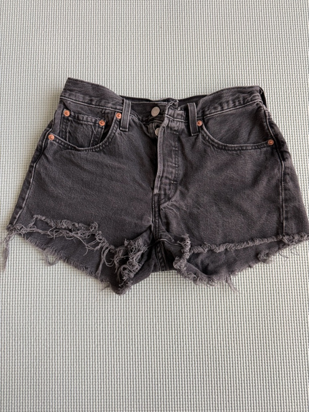 Levi's Black Frayed Hem Denim Cutoff Shorts Sz 26